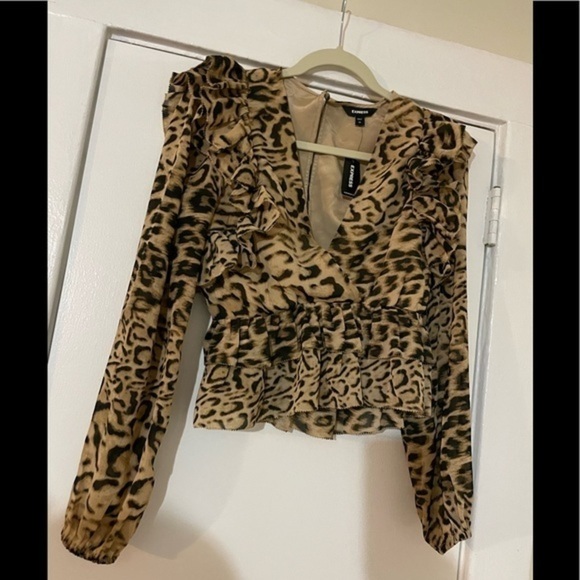 Express Leslie’s Ruffle Tiered Peplum Blouse Size X-Small - Picture 8 of 8